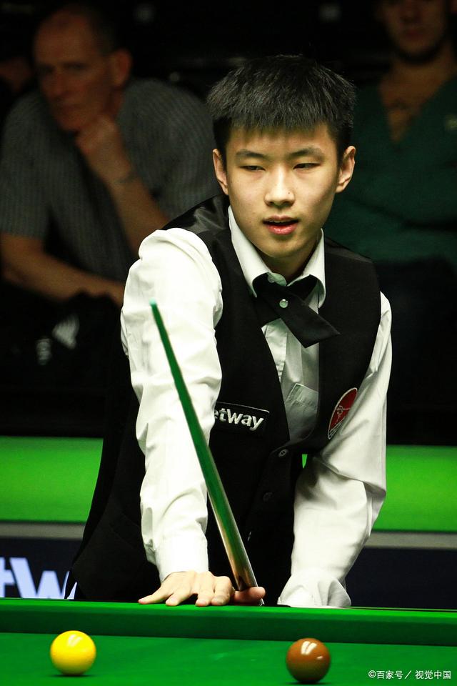 而另一位则 而另一位则