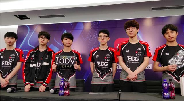 国乒变阵5连胜韩国未战先怯！王楚钦感谢队友，安宰贤离谱失误